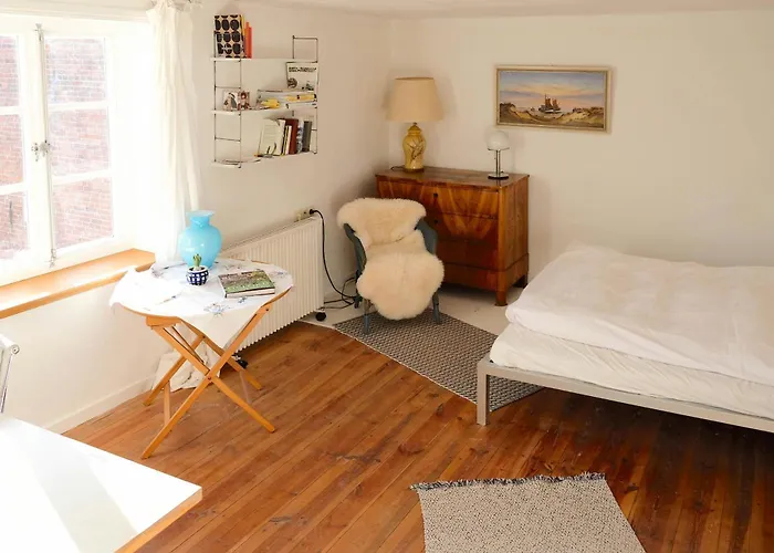 Timber House For Outdoors Fans By Elbe Schnackenburg